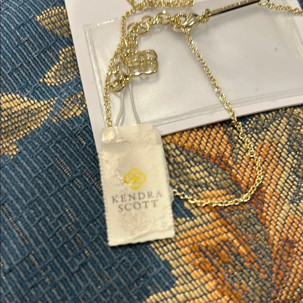 NWT Kendra Scott Cory Necklace Gold & Rose Quartz